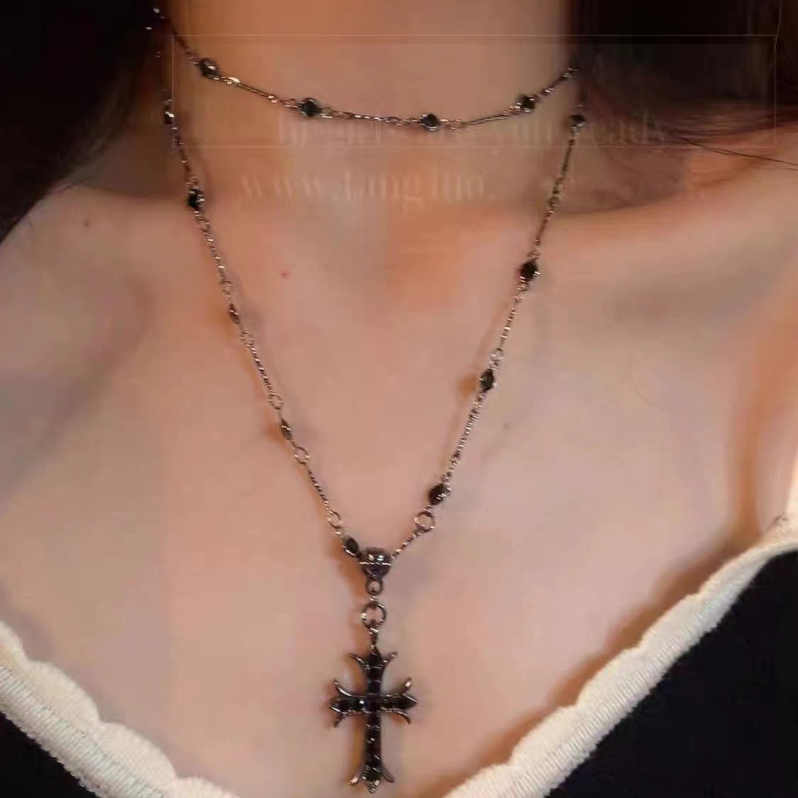 Cross multilayer necklace