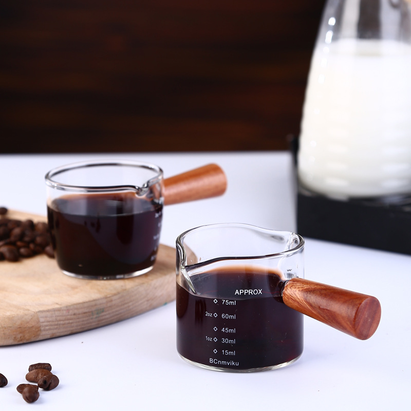 Internet Celebrity Mini Glass Small Milk Pot Milk Pot High Temperature Resistant Wooden Handle Transparent Pot Dipped in Seasoning Household Measuring Cup