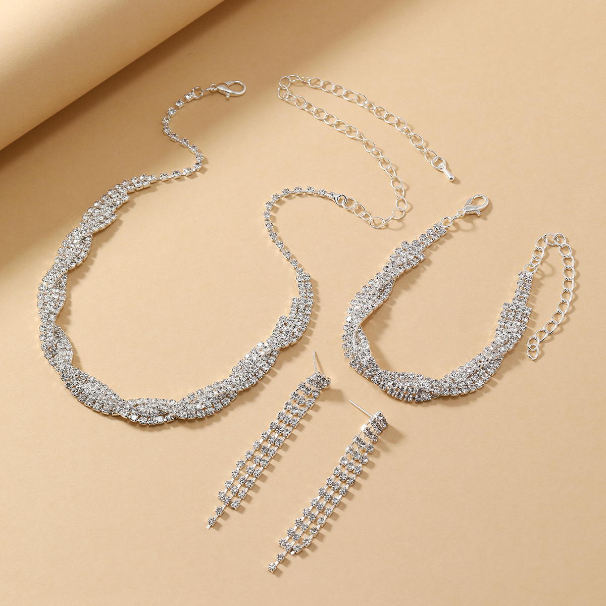 Wedding party jewelry three-piece set women's decorative fashion claw chain bright full diamond banquet bracelet necklace earrings