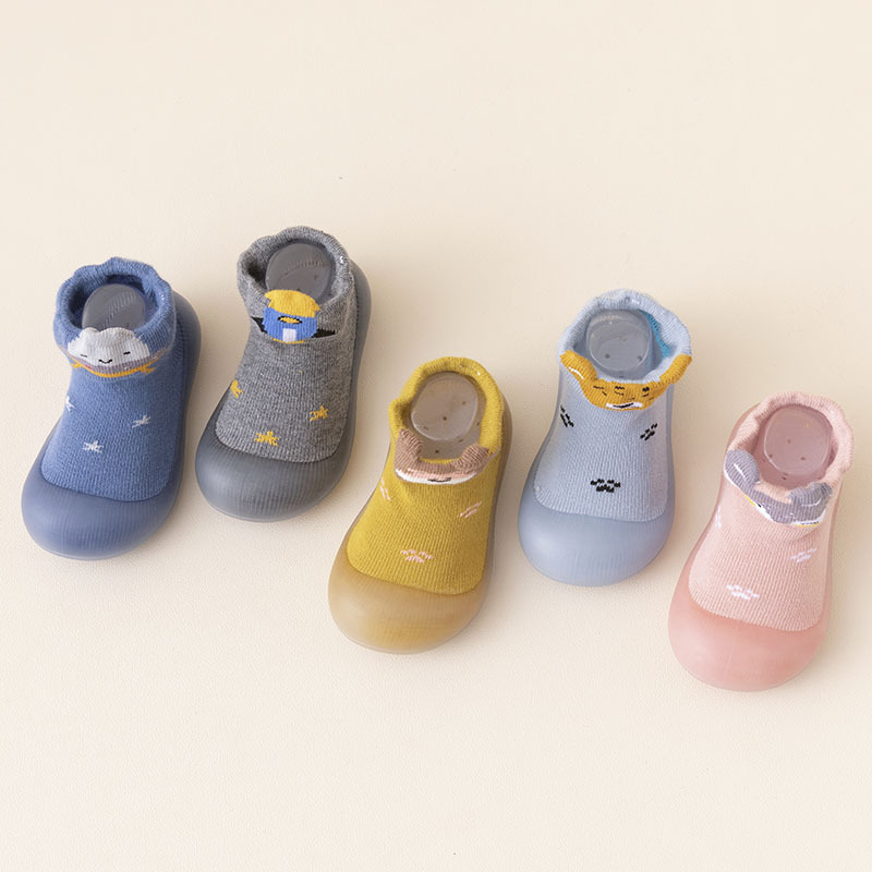 Baby shoes and socks 2022 autumn and winter new anti-slip rubber bottom newborn toddler socks cartoon children's floor shoes socks shoes