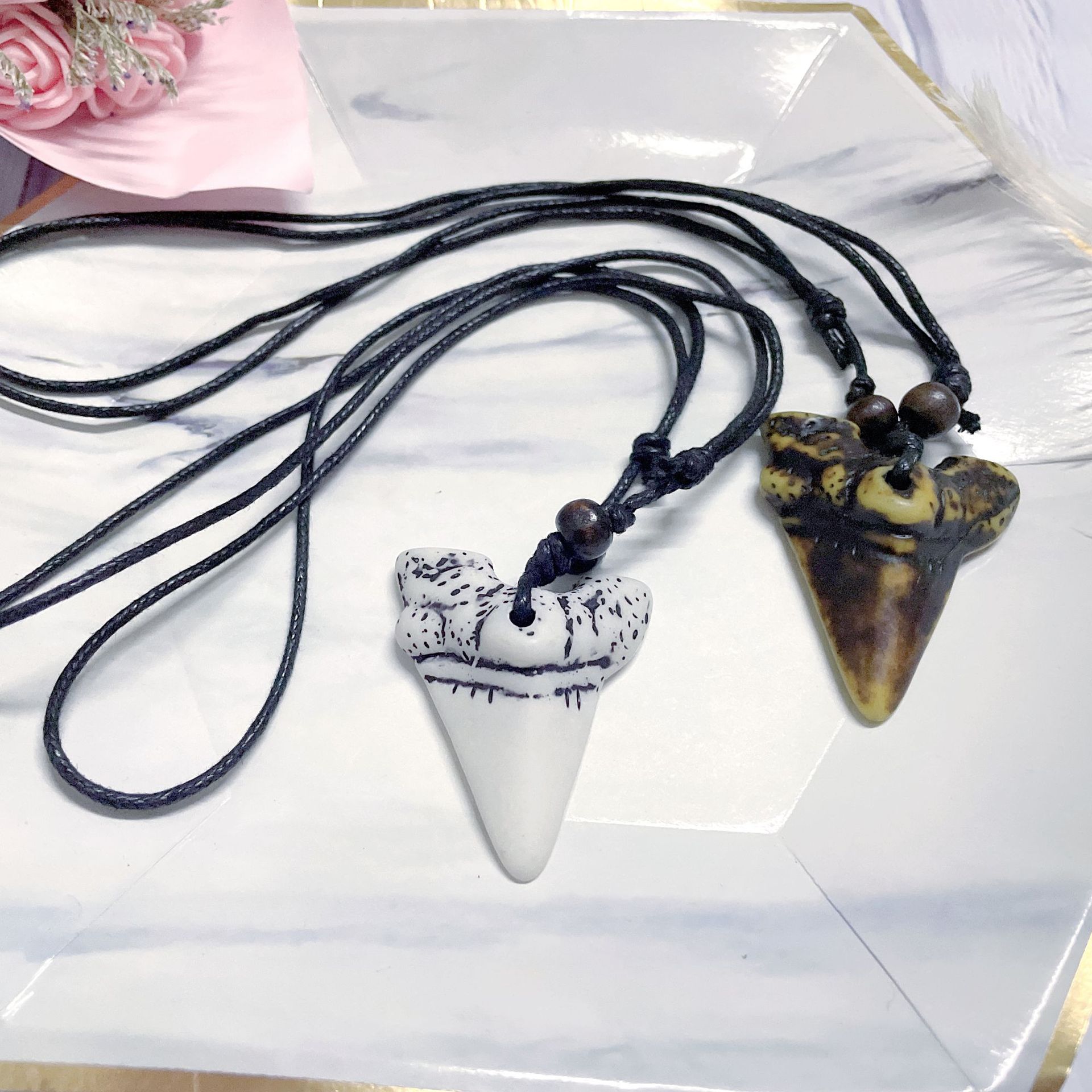 Cross-border Supply Fashion Men's Imitation Bone Carving Wooden Bead Hanging Rope Shark Teeth Necklace Pendant Tourism Memorial Jewelry