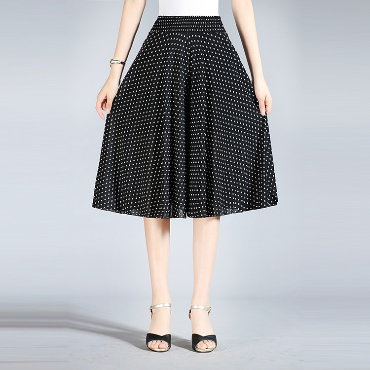 A pair of generation hair summer elastic waist ethnic style small floral five-length pants skirt pants high waist pants wide leg pants