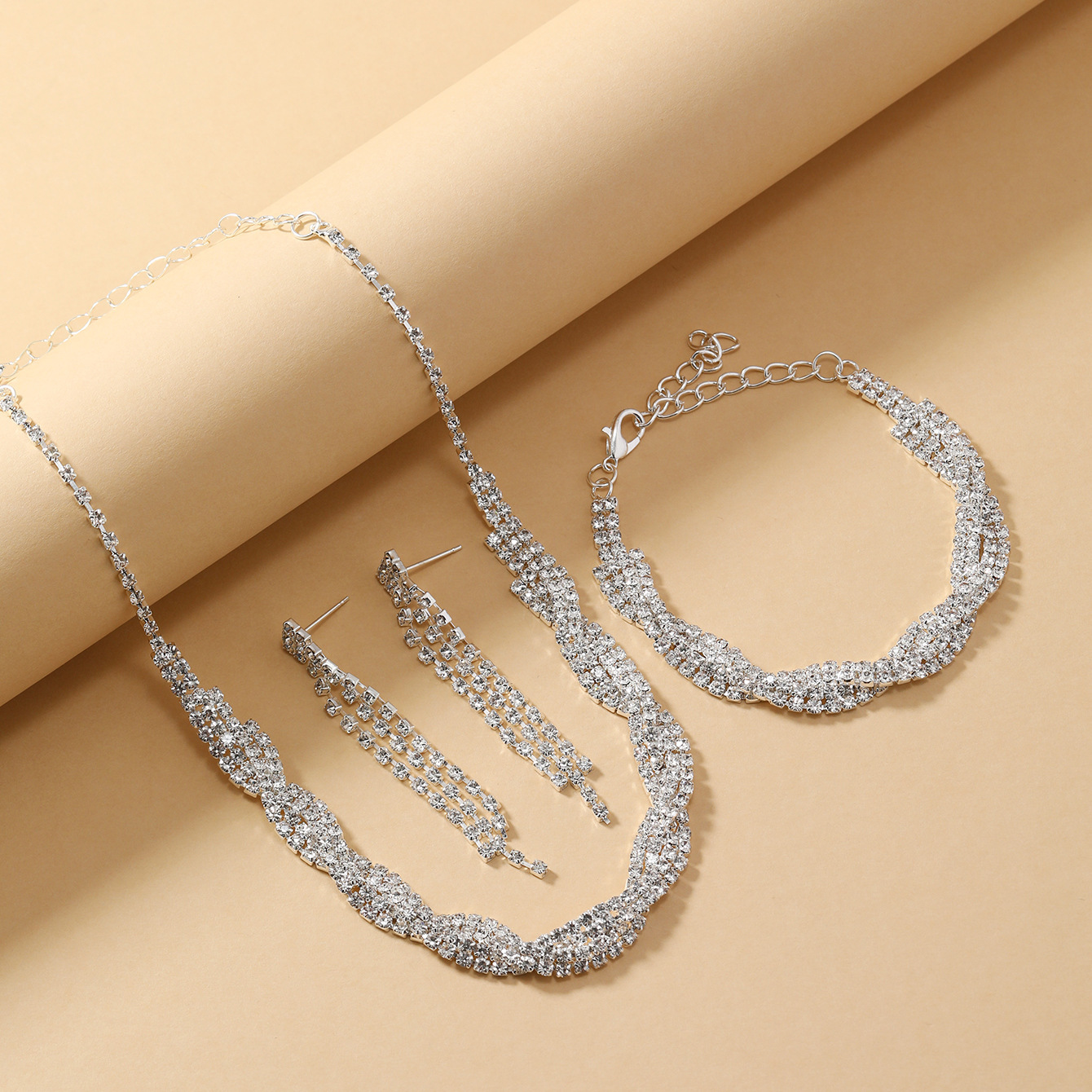 Wedding party jewelry three-piece set women's decorative fashion claw chain bright full diamond banquet bracelet necklace earrings