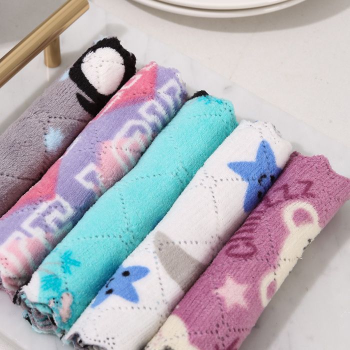 Printed Plaid coral fleece scouring pad dish towel absorbs water to remove oil stains and clean and easy to clean household cleaning rags