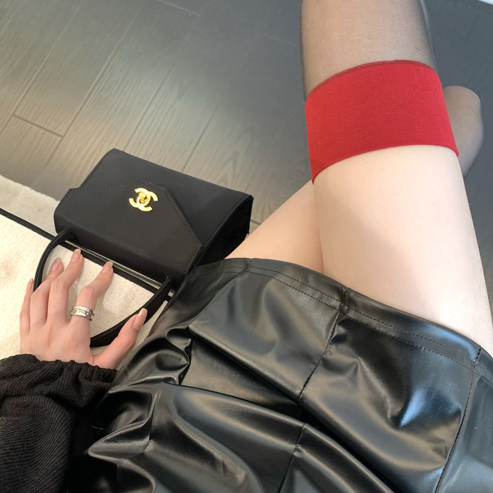 Red-edged black silk ultra-thin sexy pure black silk stockings women's thin silicone non-slip knee socks jk long tube knee socks