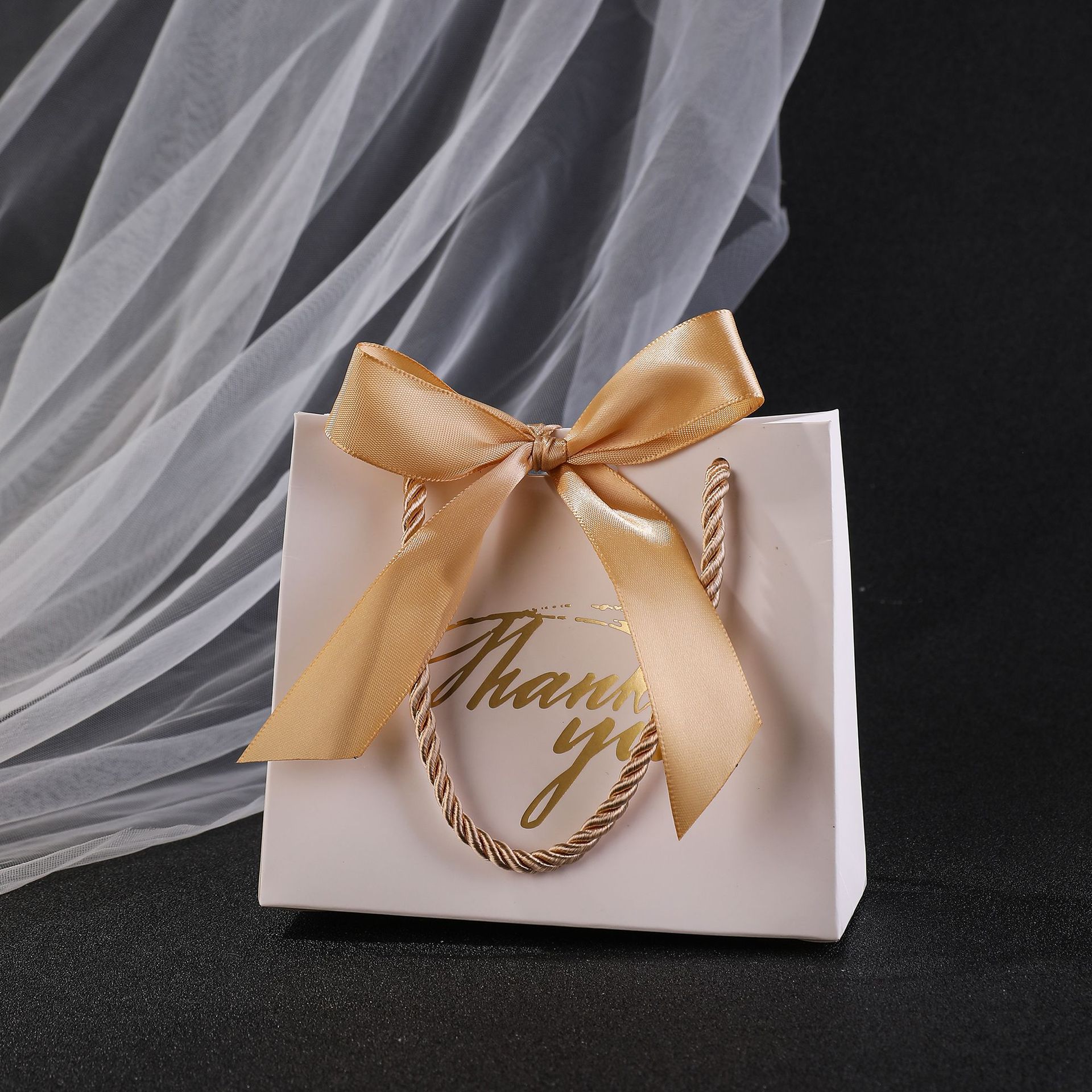 Cross-border candy box gift handbag creative fresh sweet princess style pink wedding candy box packaging