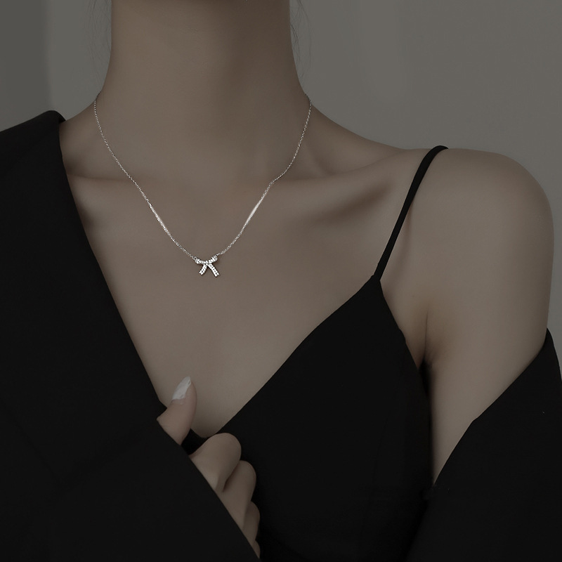 Bow Necklace Girls Summer Light Luxury Niche Design Clavicle Chain 2022 New Internet Celebrity Titanium Steel Chain