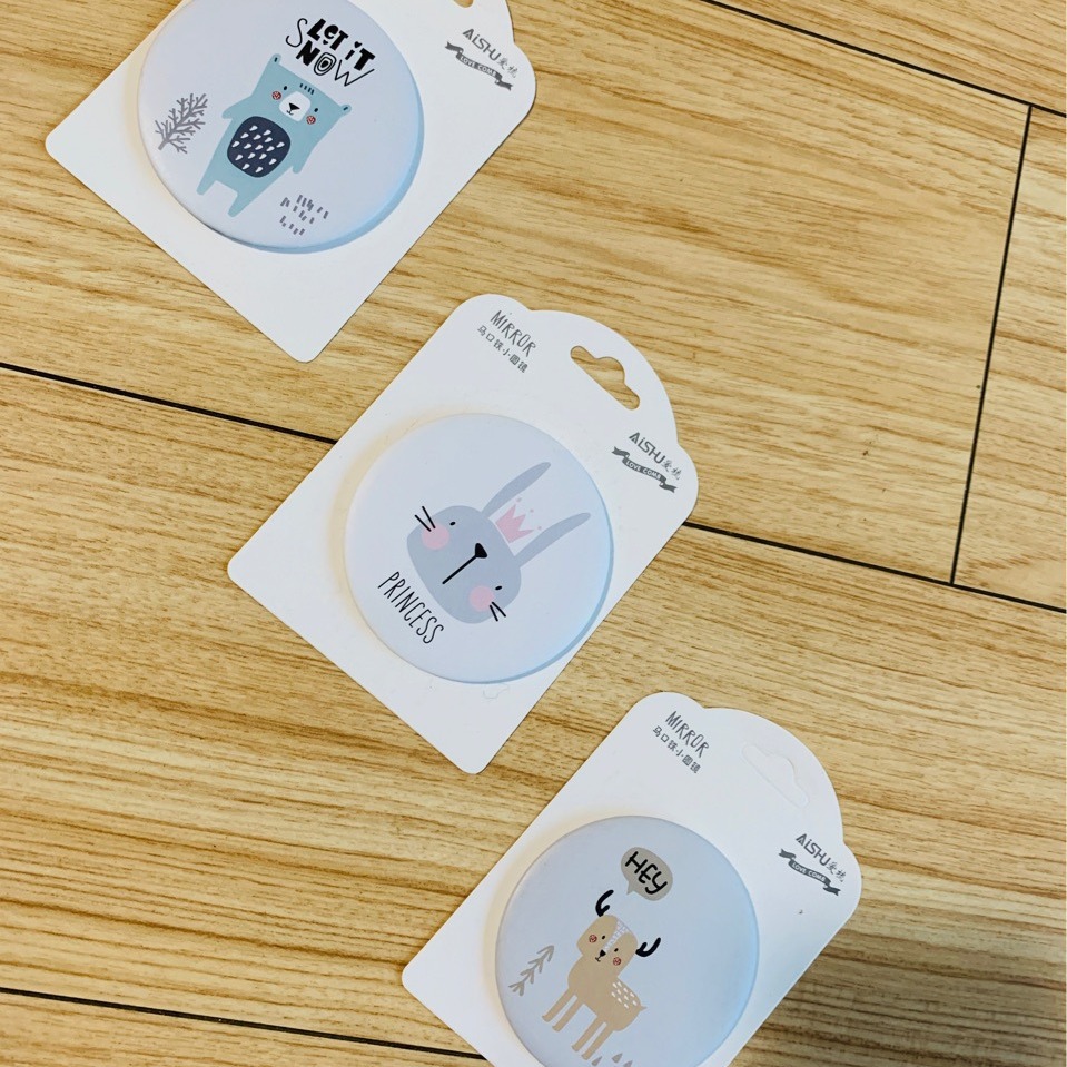 Small round mirror students portable small mirror cartoon small mirror paper card packaging round mirror diameter 7cm