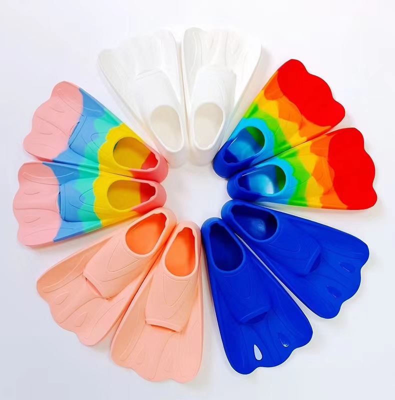 Silicone swimming flippers freestyle frog shoes diving training special short flippers men's and women's duck foot frog shoes wholesale