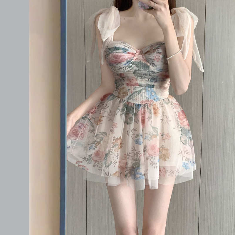 One-piece swimsuit women's fresh skirt Conservative belly covering meat high-grade hot spring hot spring hot girl pure desire style swimming suit