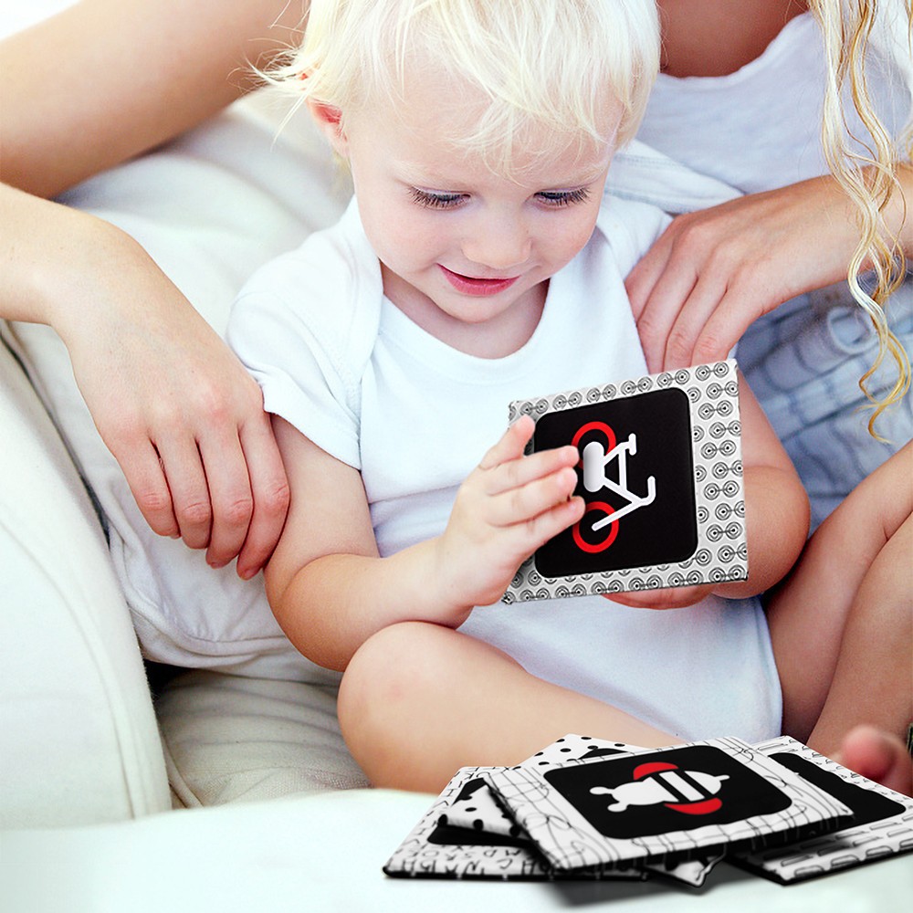 Amazon Toys hot selling baby early education black and white card portable suit cloth book Baby tear-proof visual book