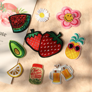 Duoku computer embroidery label strawberry fruit patch stickers clothing accessories badge cross-border e-commerce supply embroidery cloth stickers
