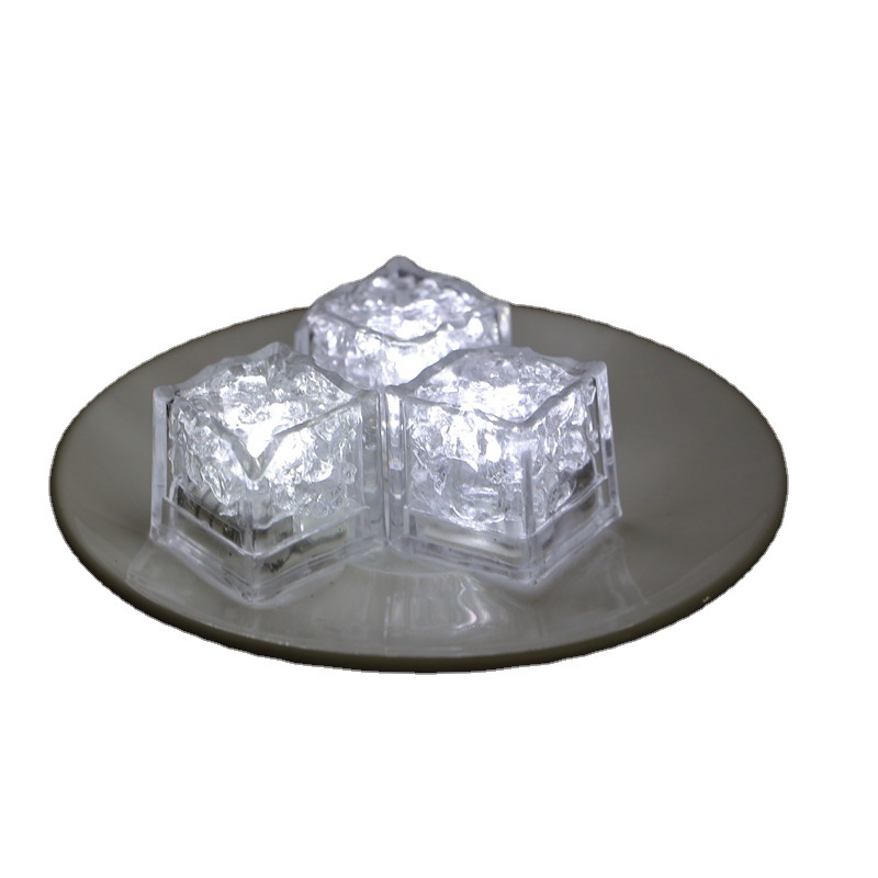 Internet celebrity baby bath toys Water Light Magic Ice Cube Light children playing water Electronic Light Ice Cube Flash