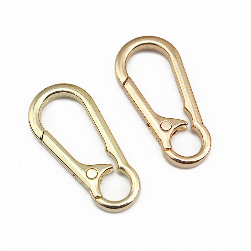 Factory wholesale metal car keychain unisex waist hanging carabiner creative gift luggage backpack hook
