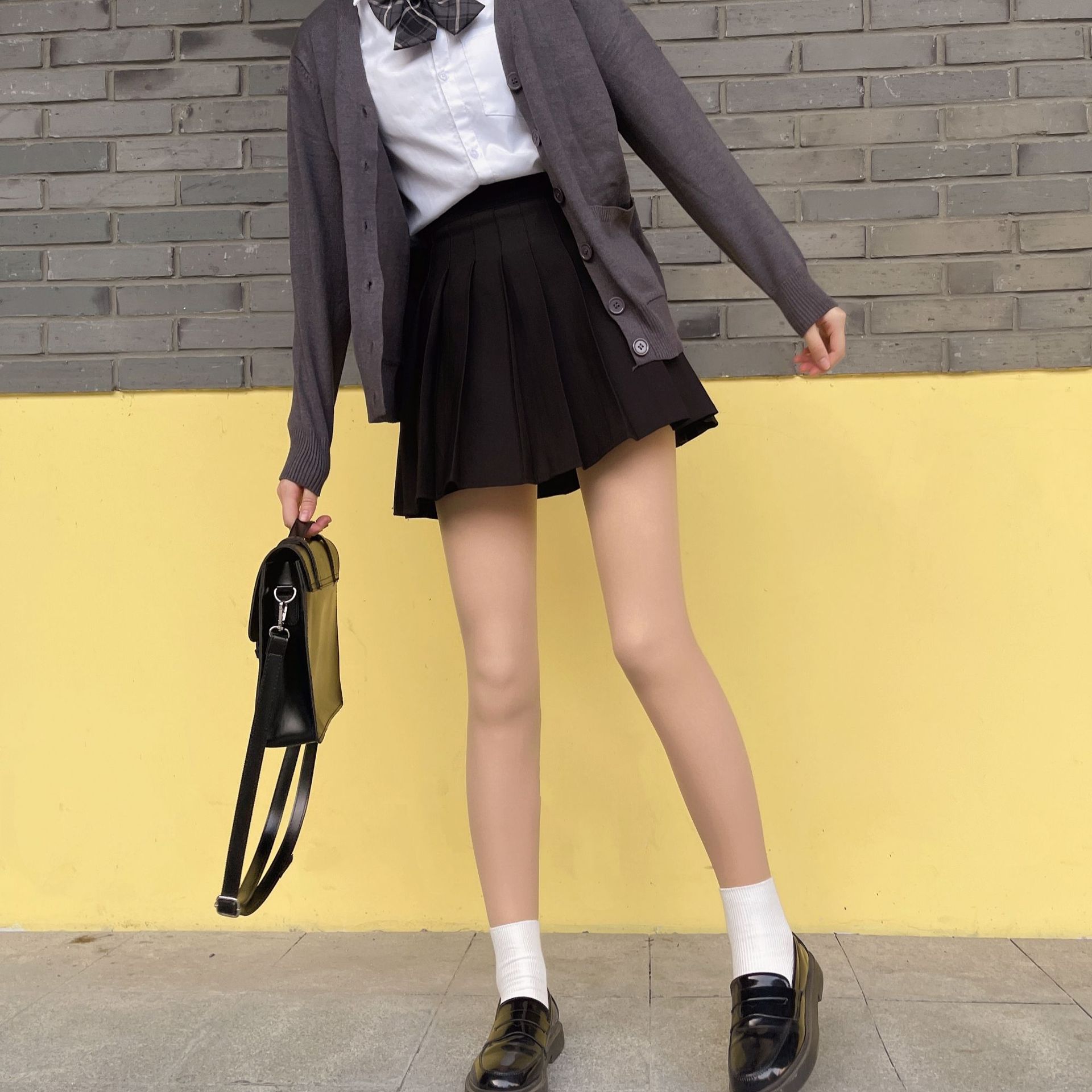 2023 autumn and winter double-layer light leg socks artifact plus velvet padded false flesh skin color anti-hook silk arbitrary cut leggings