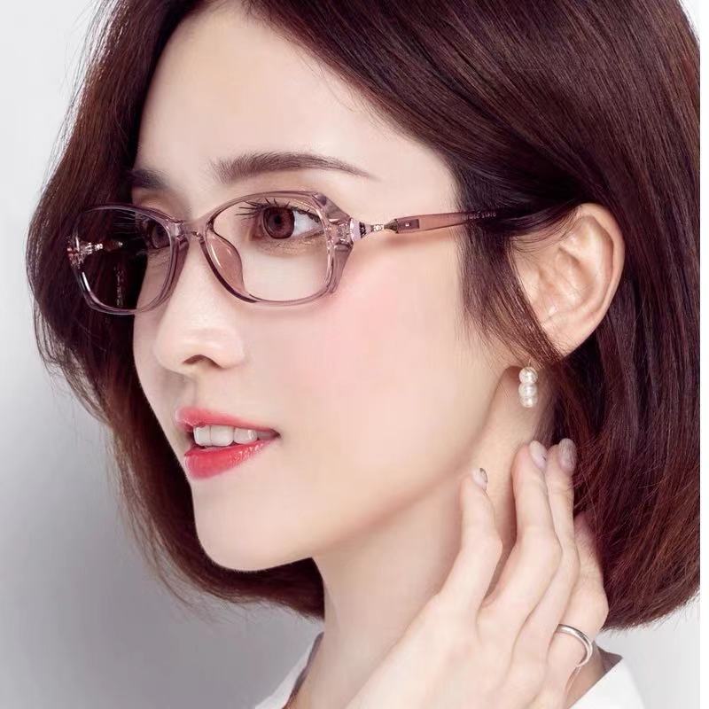 新型ブルーレイ防止老眼鏡女性ファッション韓国版超軽量ブルーレイ防止平光鏡変色防止ブルーレイメーカー卸売り