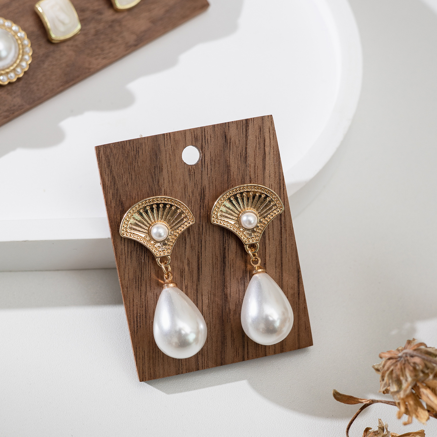 Solid Wood Earrings Photography Props Creative Board Acrylic Earrings Photography Photography Props Background Decoration Ornaments