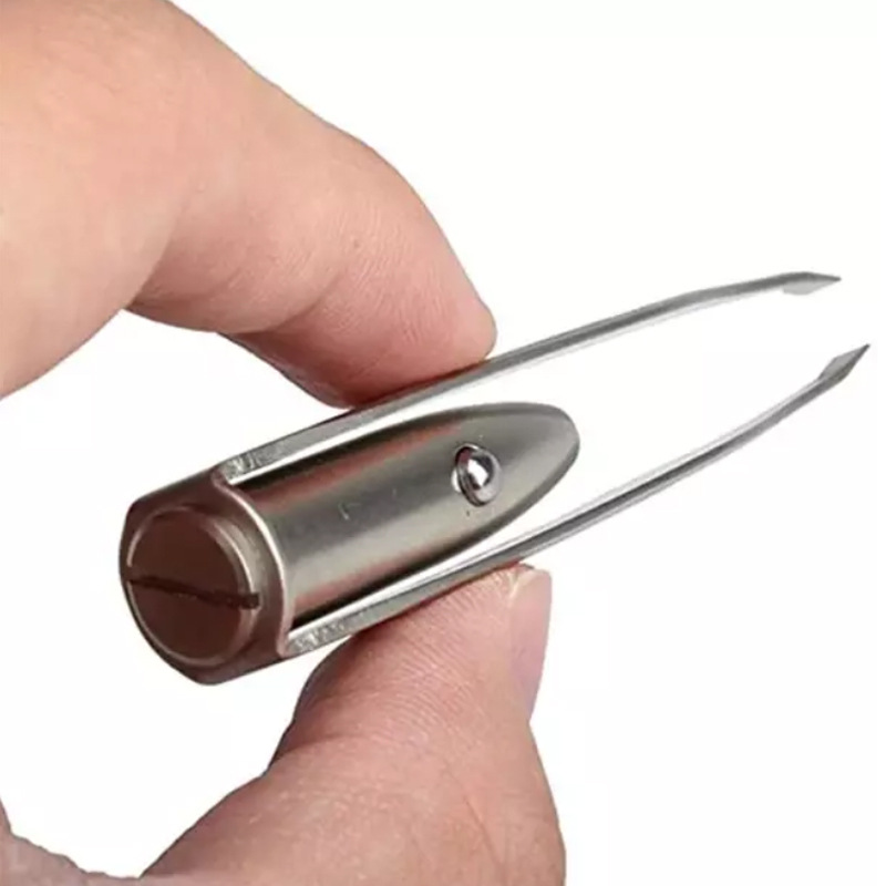 Eyebrow clip with LED lamp eyebrow clip eyelash clip beauty clip eyebrow trimming plucking clip
