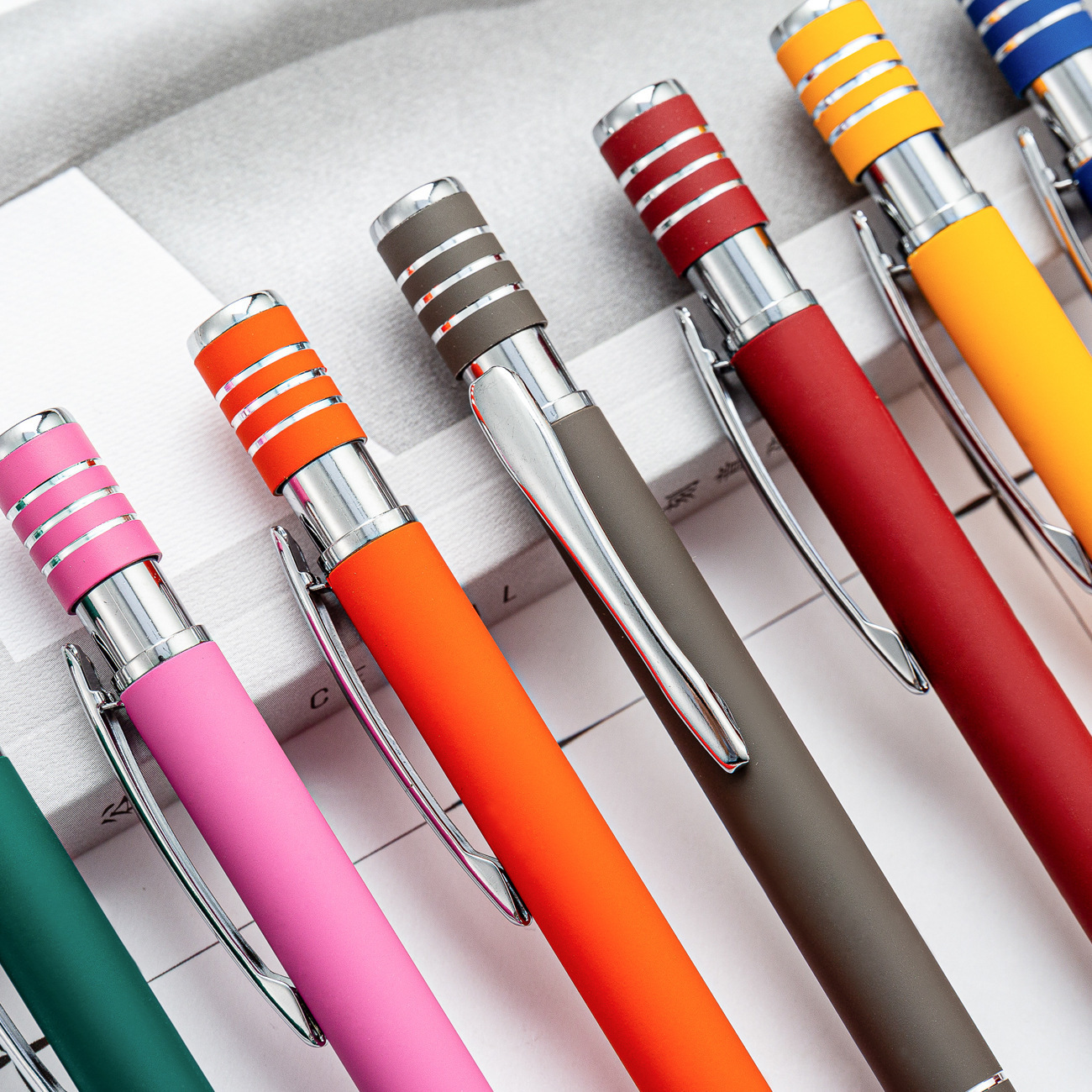 Metal spray glue touch screen ballpoint pen mobile phone tablet handwriting capacitive pen aluminum rod lettering gift ballpoint pen press pen