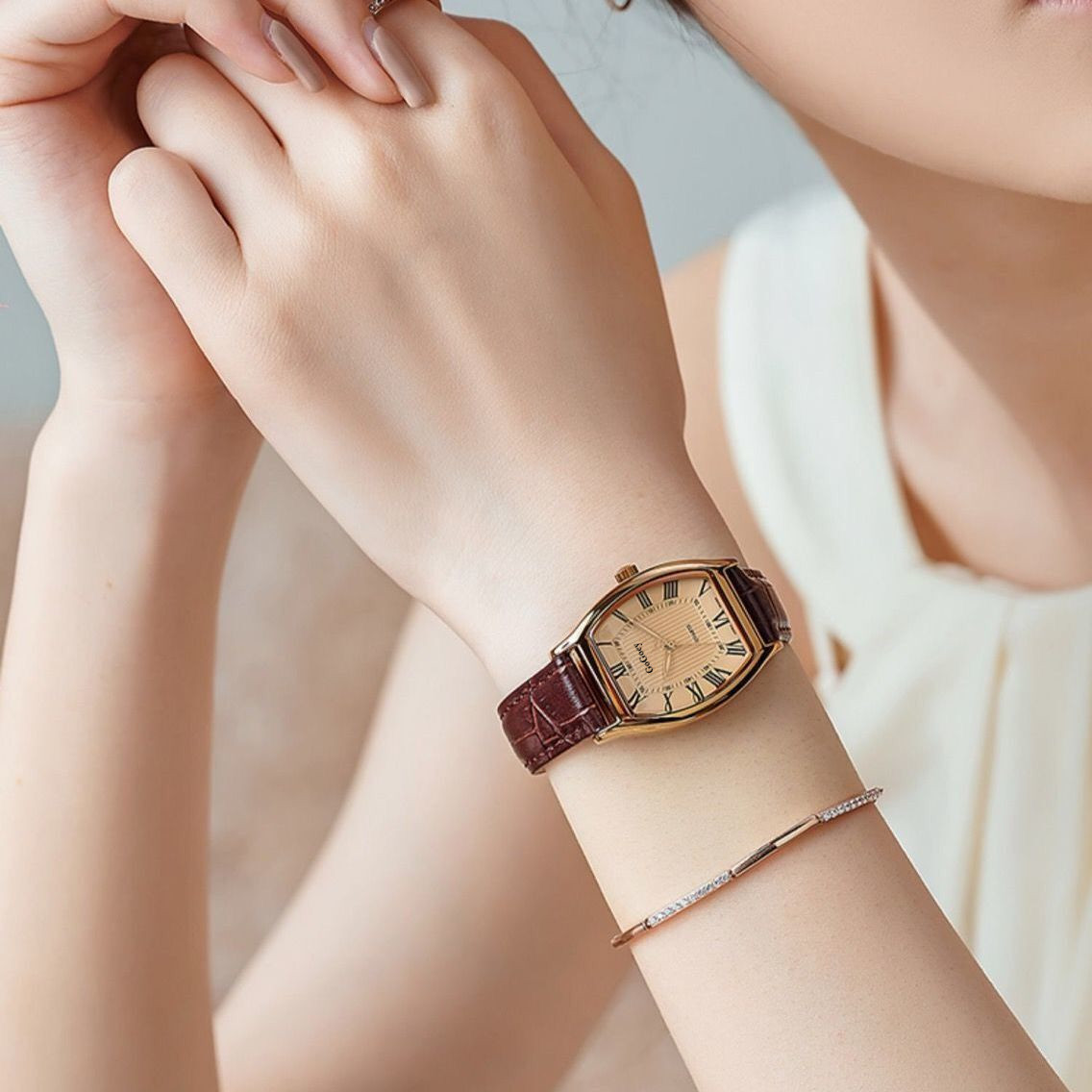 New Korean style fashionable women's watch retro ins style wine barrel-shaped belt learn life waterproof simple watch