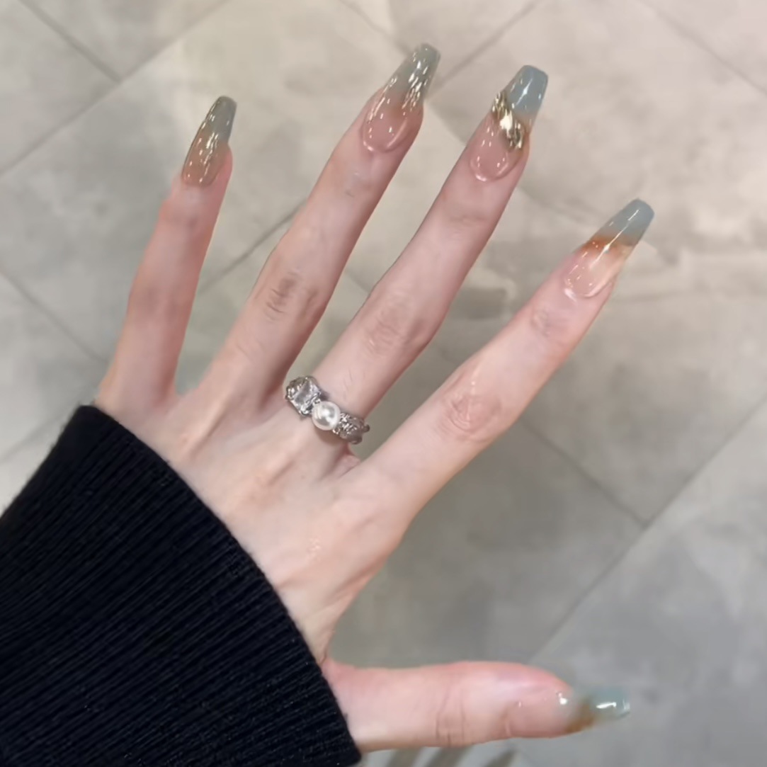 Wearing nail forest Misty fake nail patch White phototherapy detachable manicure autumn and winter nail patch short nail