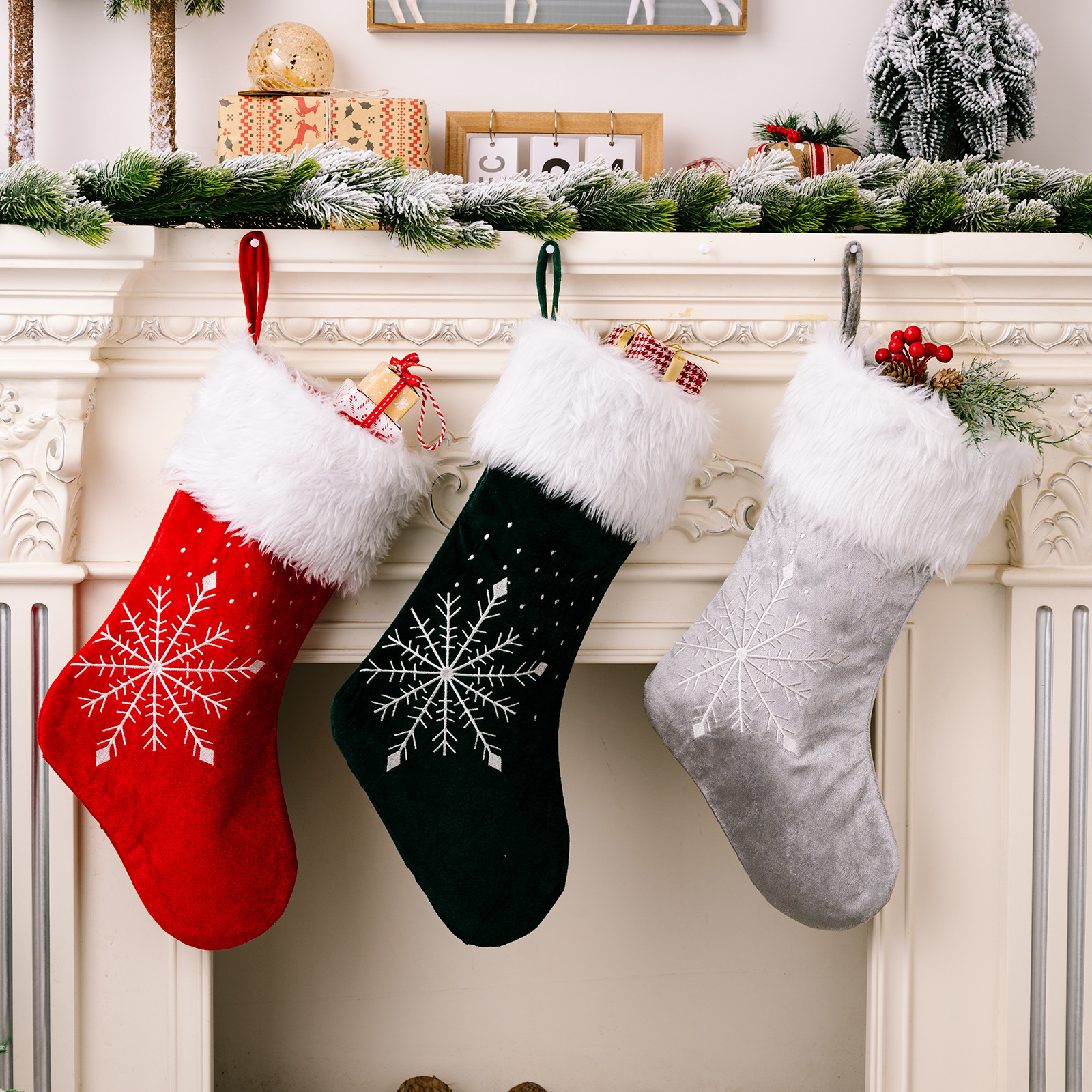 Christmas decorations electric embroidery snowflake Christmas socks high-grade Christmas socks gift bags window decoration_voghion.com