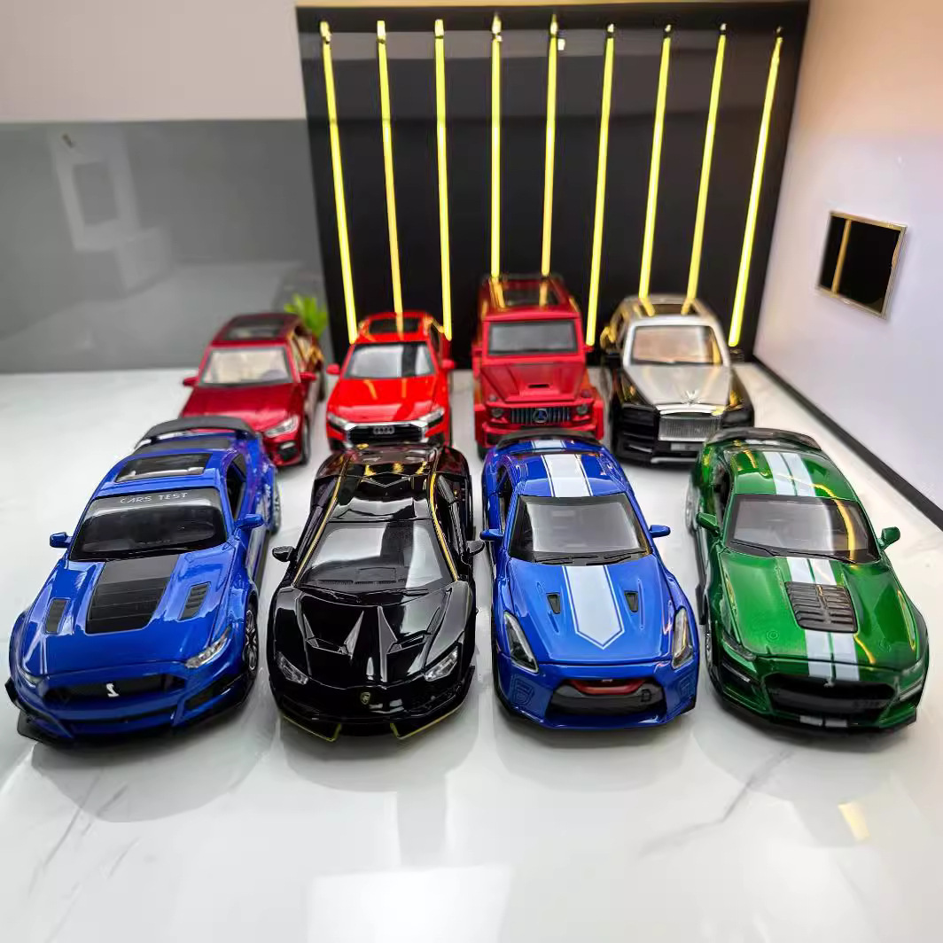 Alloy car model 1:32 off-road family car sports car pull back toy car music model ornaments a generation of hair
