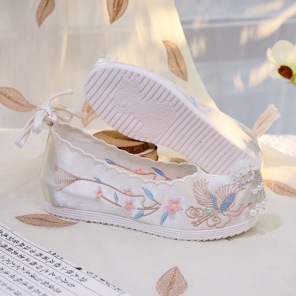 Bead-popping Hanfu Shoes Women's Antique Inner Height Increasing Flat-bottomed Ancient Costume Old Beijing Cloth Shoes Embroidered Shoes Soft-soled Students Made