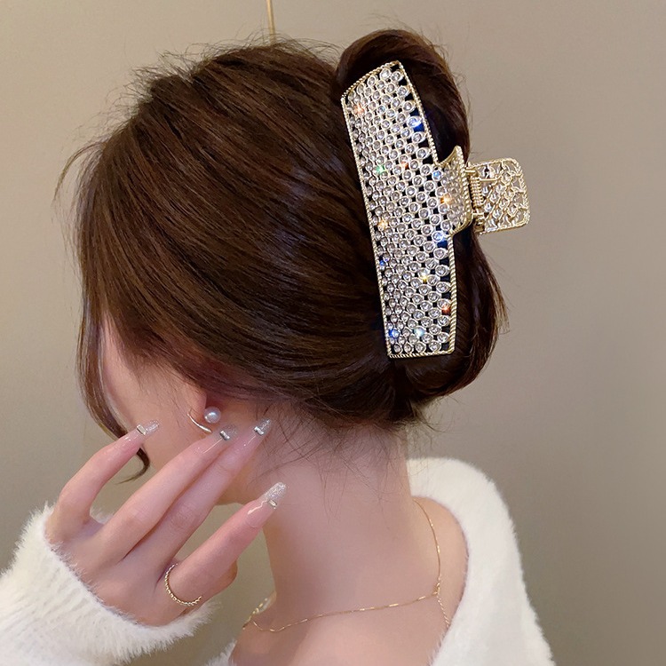 Voll Diamant Metall Hoerklammer Damen High-End Hoeraccessoiren Mëttel a Grouss Shark Clip Réck vum Kapp Hoerklammer Cyber ​​Promi Hoerklammer Kappbedeckung_voghion.com