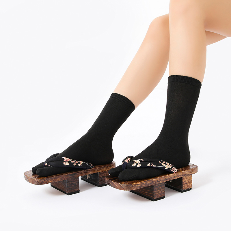 Two-finger socks Japan South Korea clogs socks bathhouse disposable socks factory direct supply TikTok fast hand delivery
