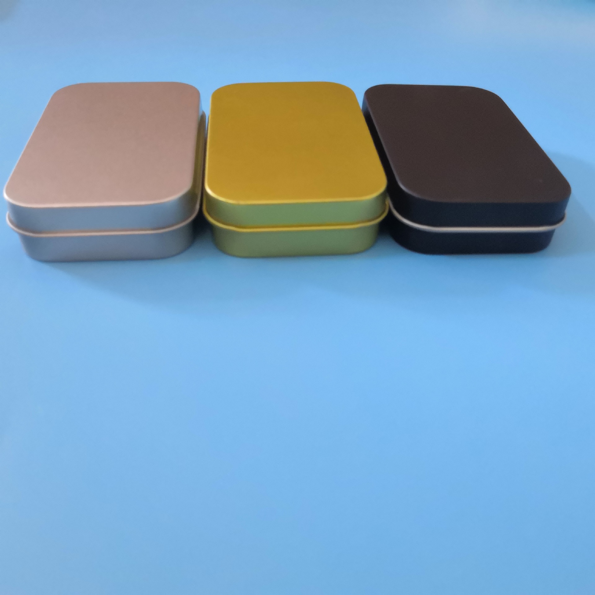 Spot Jieyang Chaozhou l hardware iron box cross-border e-commerce nail art tools marijuana smoke keychain silicone iron box