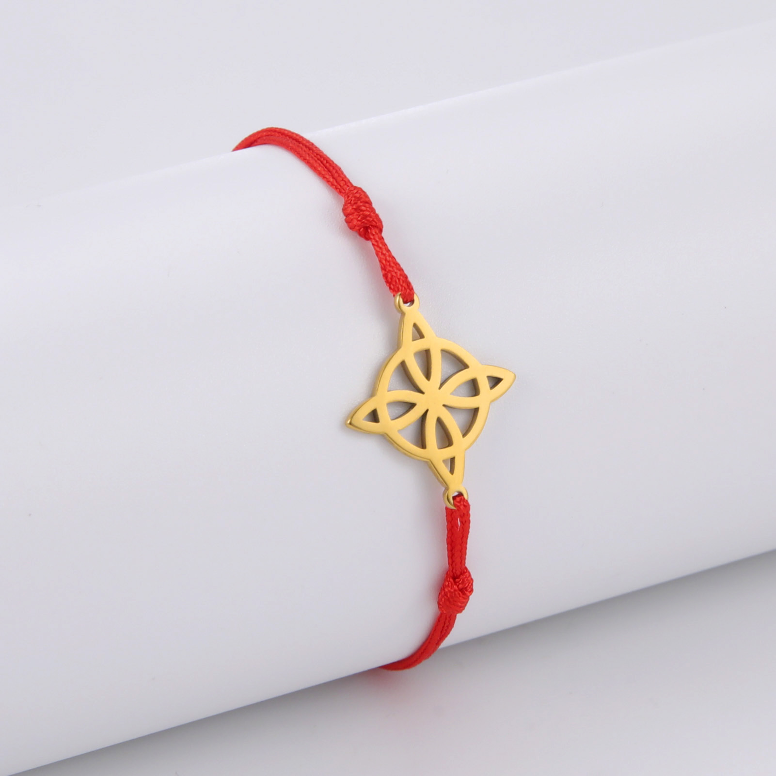Cross-border Hot Selling Jewelry Titanium Steel Cutting Hollow Four Leaf Small Round 304 Stainless Steel Pendant Jade Line Bracelet