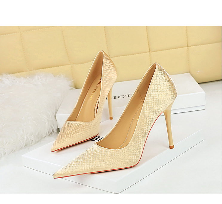 Party high heels slim slim high heels fishscale satin shingle pointe single shoes_voghion.com
