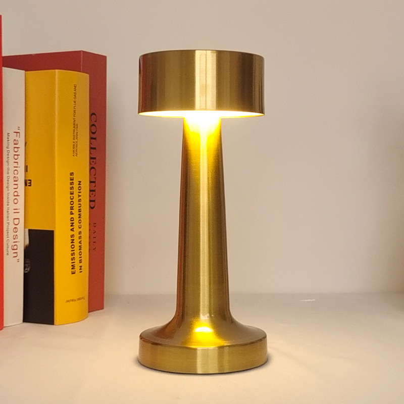 Cross-border retro metal table lamp LED touch rechargeable table lamp hotel bar restaurant bedside atmosphere night light