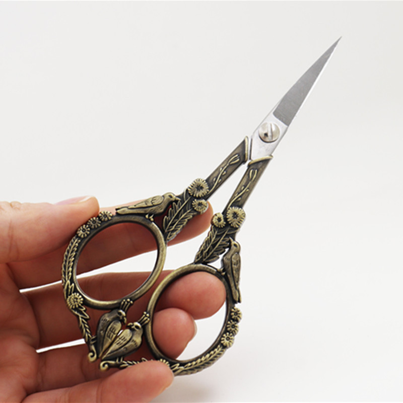 Stainless steel plum blossom scissors vintage bird scissors cross stitch flower thread head household scissors office scissors wholesale