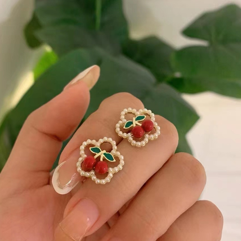 Red cherry earrings, sweet girly pearl earrings, exquisite, small, cute, niche design earrings, earrings for women