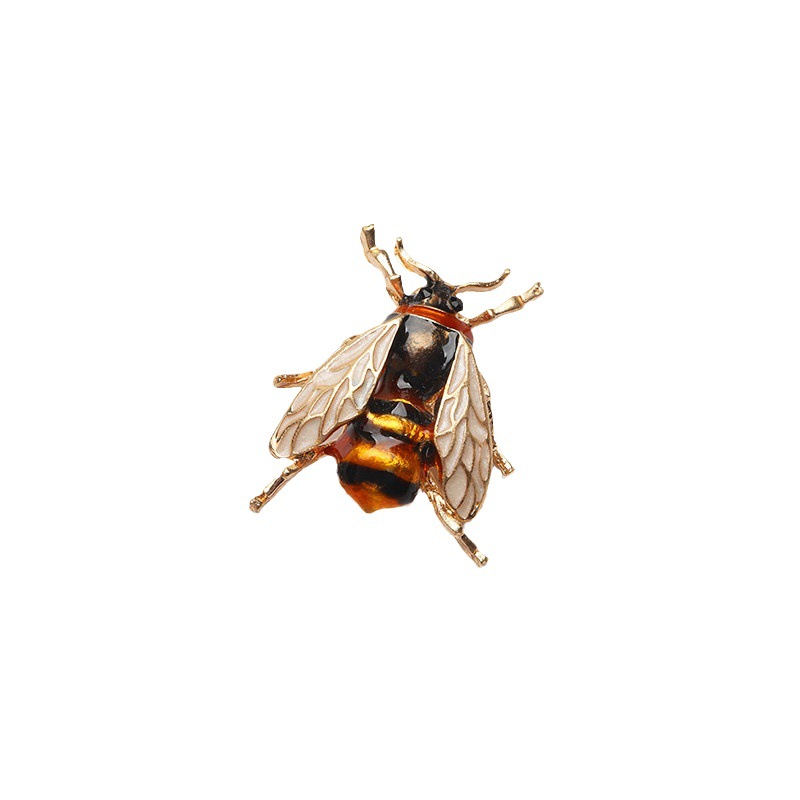 Cross-border popular European and American bee brooch design fashion small animal corsage fashion pin anti-exposure clothing