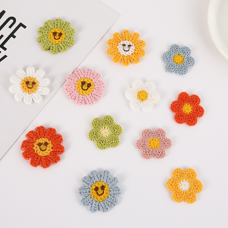 Cute Smiley Expression Plush Hair Accessories diy Flower Cloth Stickers Accessories Daisy Bag Decoration Accessories