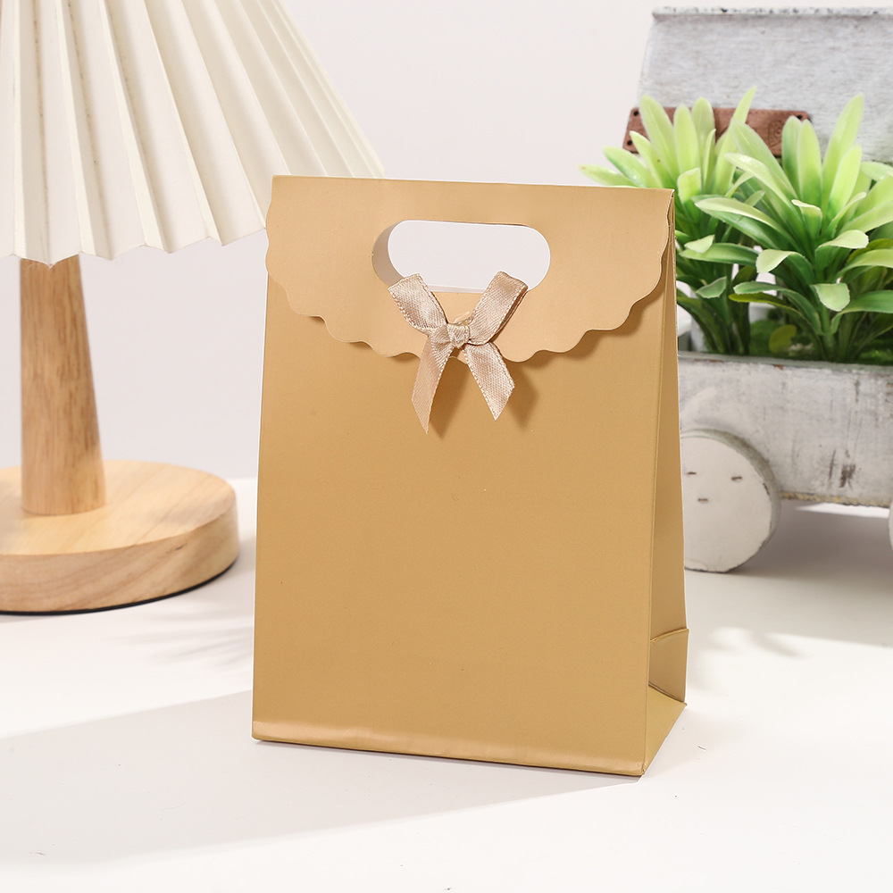 Solid color white cardboard bag color simple printing flip handbag printed LOGO dessert milk tea packing bag