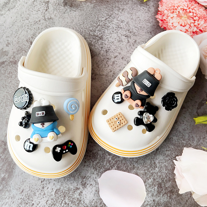 Shoes flower hole shoes buckle suit cartoon personality three-dimensional doll slippers sandals accessories detachable decorative buckle