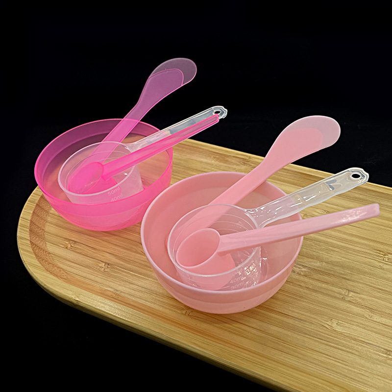 Wholesale plastic PP mask bowl gel soft film tool four-piece set mask stick measuring spoon DIY suit beauty tools