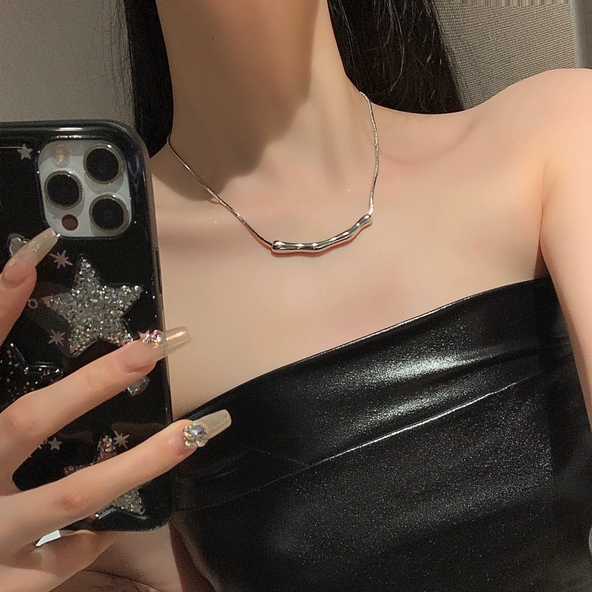 Irregular Metal Pleated Necklace Niche Design Clavicle Chain Ins Cold Style Simple All-Match Short Necklace Chain
