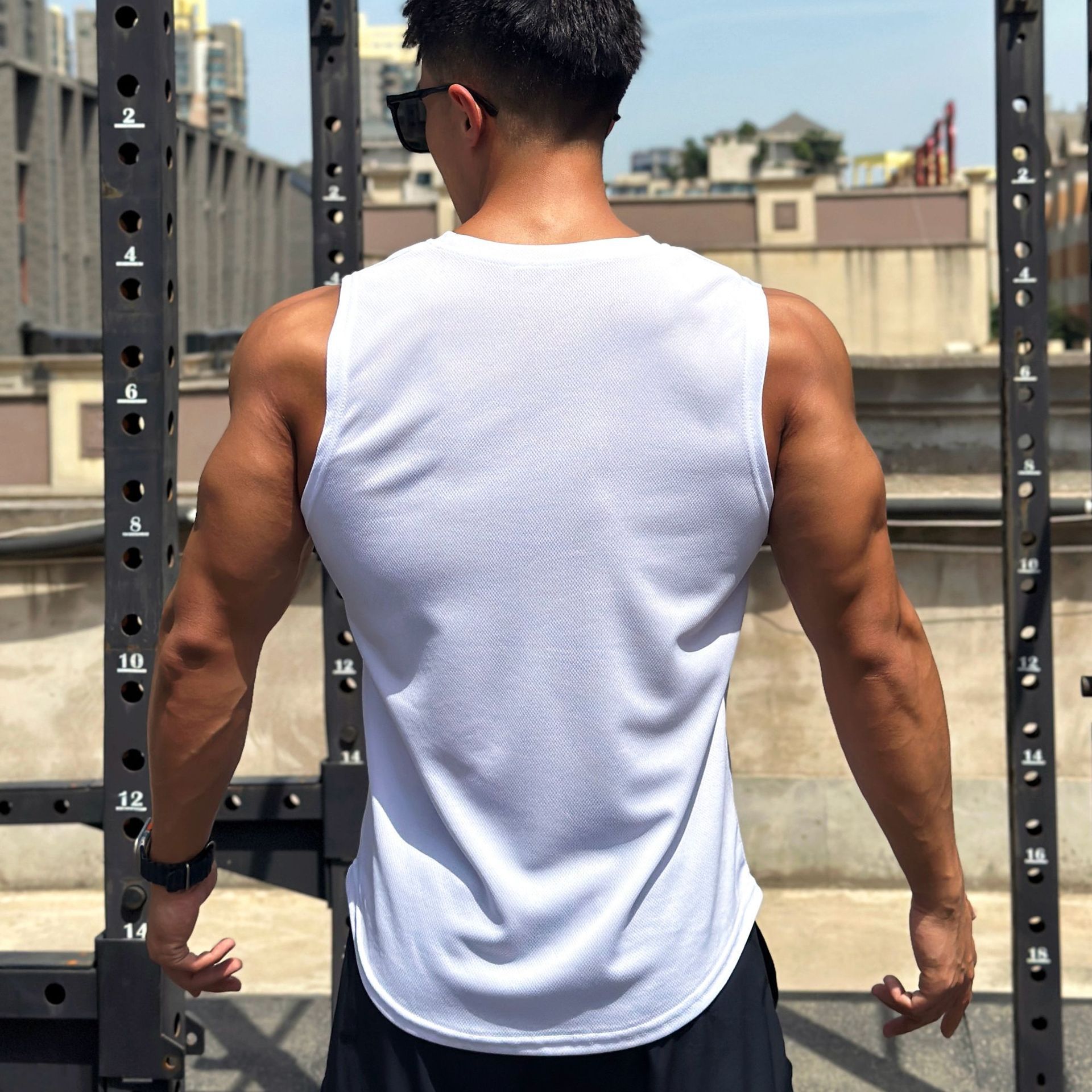 Summer new men's fashionable printed round neck mesh quick-drying bottoming shirt sports casual top sleeveless vest men