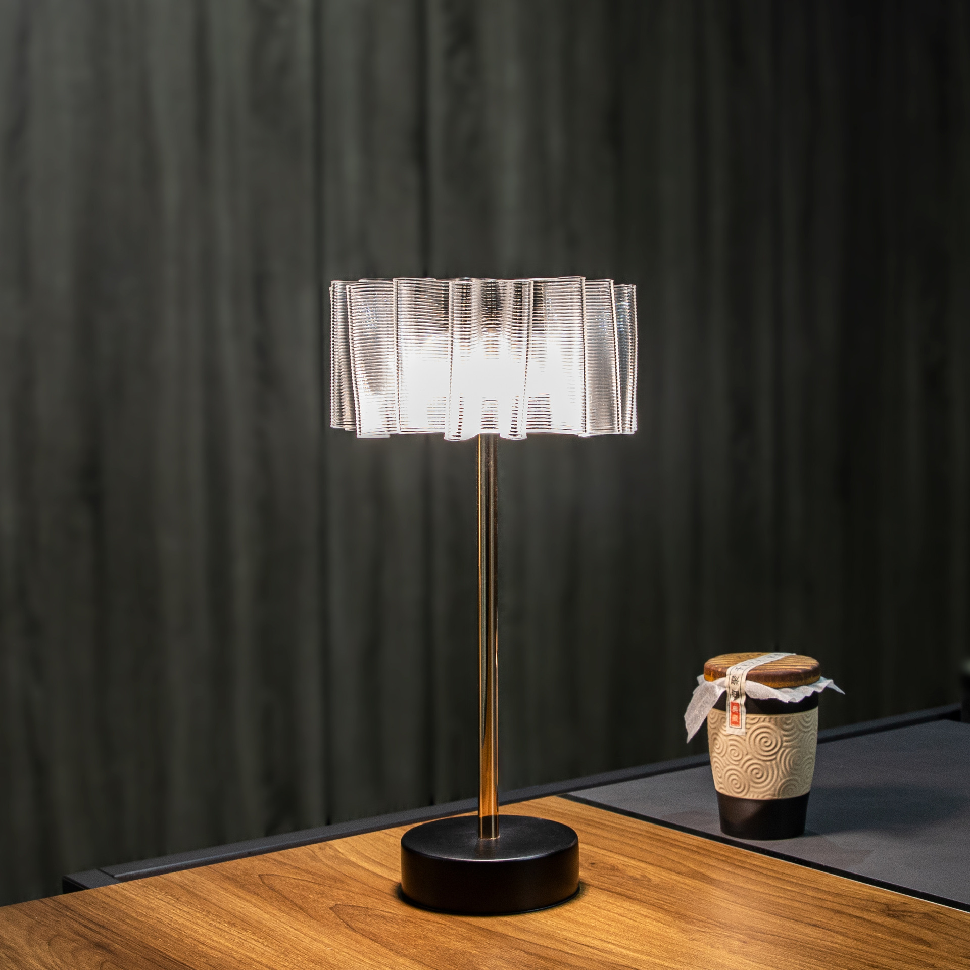 2023 new pleated aluminum rechargeable table lamp bedroom bedside lamp LED eye protection table lamp USB touch night light