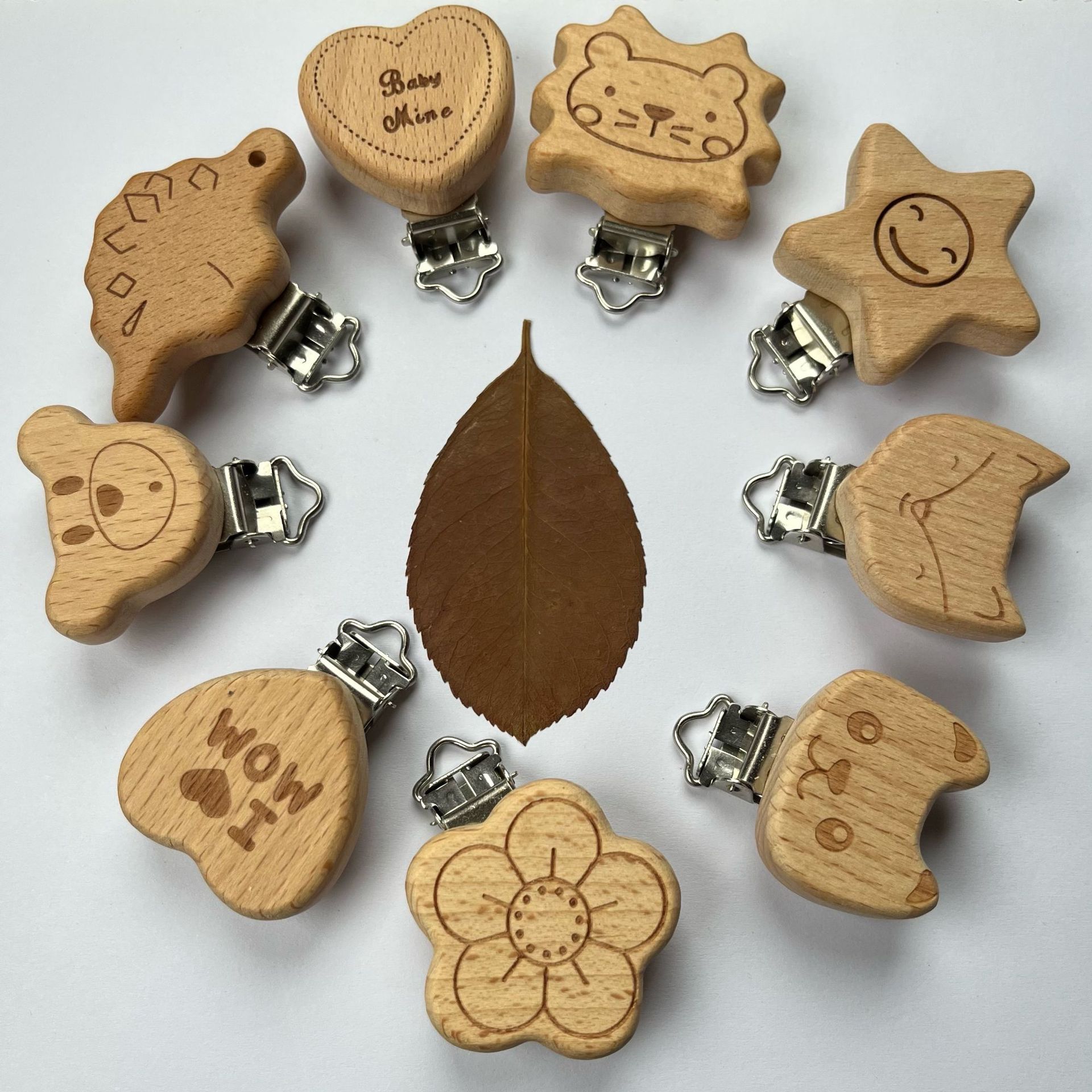 Factory supply baby pacifier clip beech wood animal pacifier clip baby pacifier wooden pacifier clip anti-loss