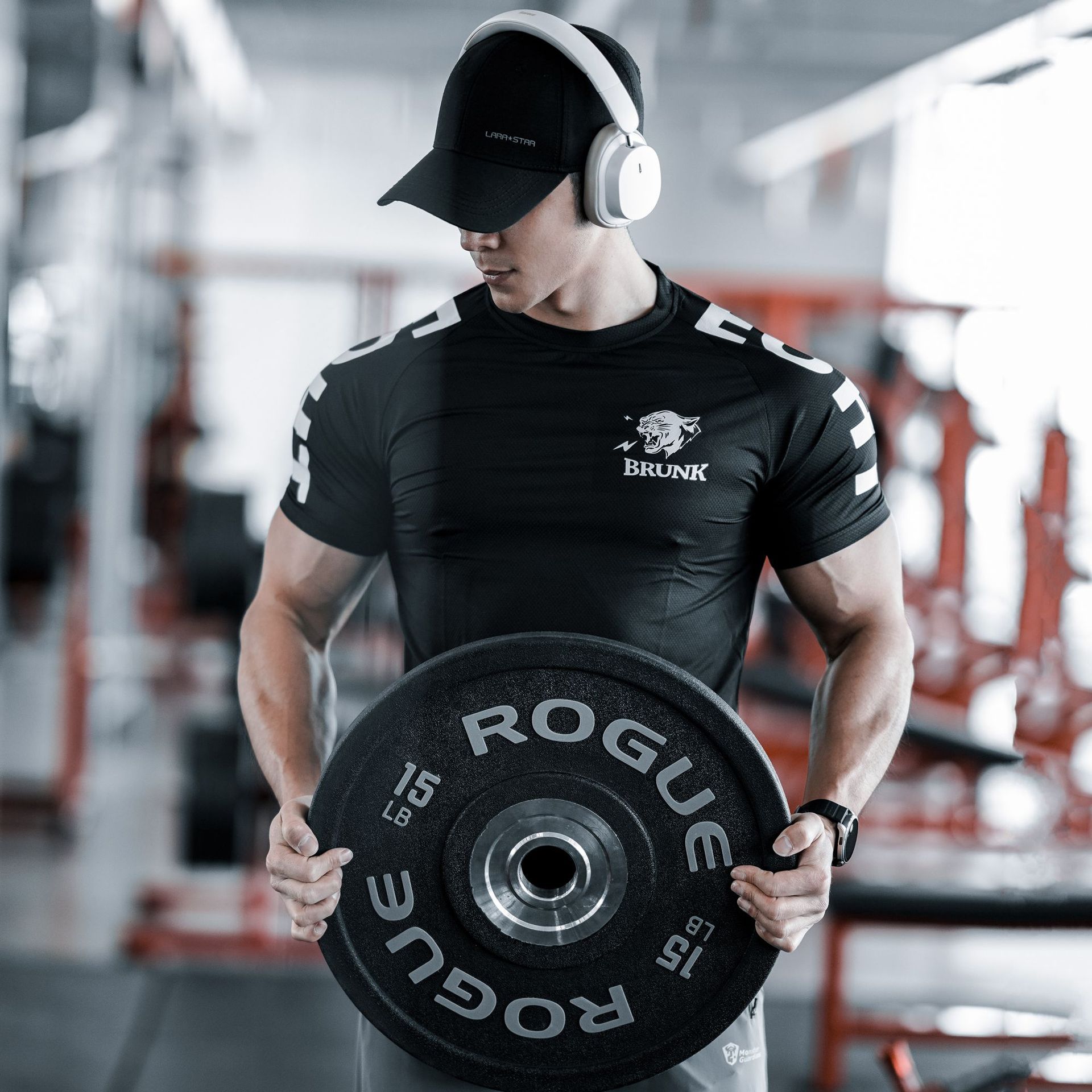 2023 Spring and Summer New Men's Sports Leisure Running Exercise Fitness Quick-drying Slim-fit Elastic Ice Short-sleeved T-shirt