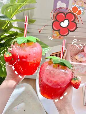 ins Style Internet Celebrity Strawberry Suction Cup Plastic Cup Cute Female with Accessories Milk Tea Cup Student Water Cup Water Bottle