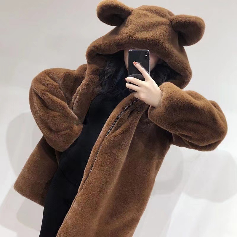 Giacca in pelliccia di media lunghezza con cappuccio e orecchie d'orso carine e larghe in pelliccia spessa invernale 2023 per donna_voghion.com