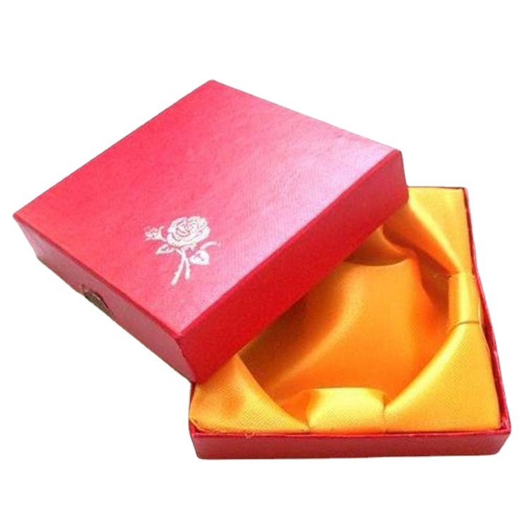 A plum blossom paper packaging box bracelet box jewelry gold Jade gift box Jewelry pendant manufacturers wholesale