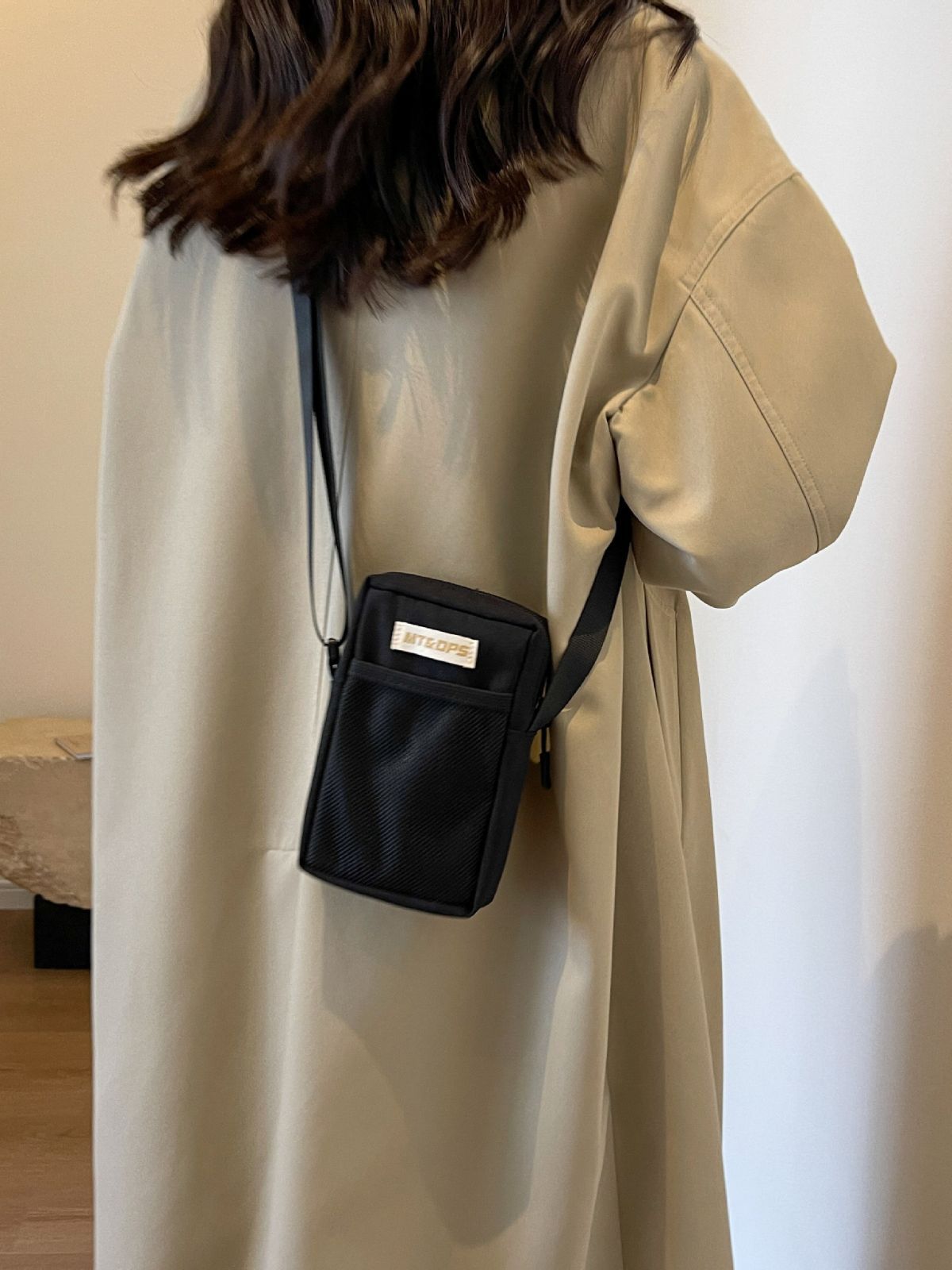 Solid color waterproof niche fashion brand mobile phone bag ins fashion mini coin purse earphone bag personalized small shoulder bag